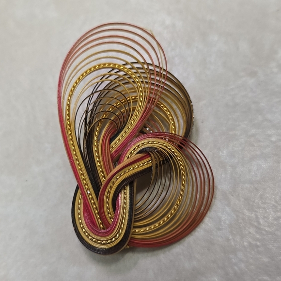 Elegant Multicolor Swirl Brooch - Picture 9 of 16